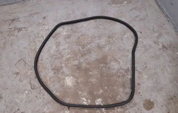 Mercedes-Benz GLK (X204) Rubber seal front door window/glass 2046970751 A2046970751