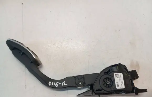 Volvo V40 Accelerator throttle pedal 31341779