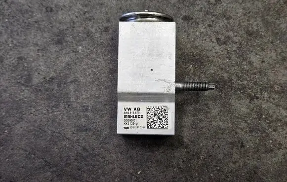Audi A6 S6 C8 4K Air conditioning (A/C) expansion valve 8W0816679 GG093001 52450290