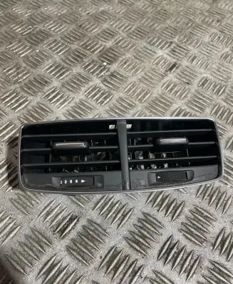 Audi A8 S8 D4 4H Rear air vent grill 4H0819203A 07993S18 8E0972576