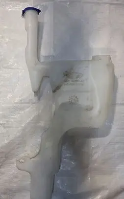 Ford Fiesta Windshield washer fluid reservoir/tank 8A6117B613AF