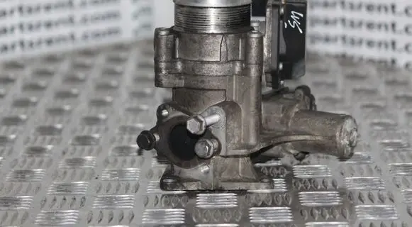 Volkswagen Crafter EGR valve 076128063A 076131501