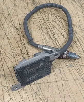Mercedes-Benz Sprinter W907 W910 Lambda probe sensor A0009053009