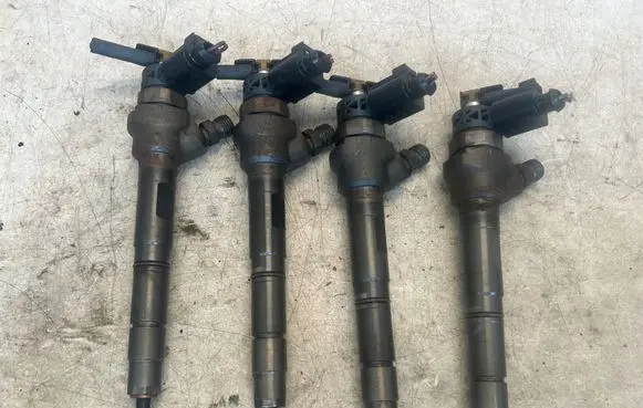 Volkswagen PASSAT B7 Fuel injectors set 0445110369 03L130277J