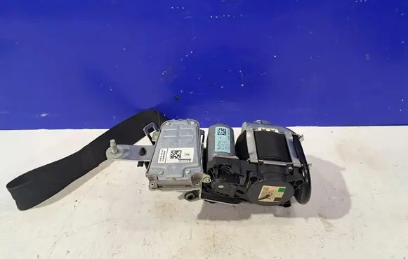 Mercedes-Benz E C207 W207 Front seatbelt 307050099 610035800D