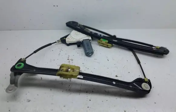 Volkswagen Golf VII Front door window regulator with motor 5G4837462H 5Q4959802B