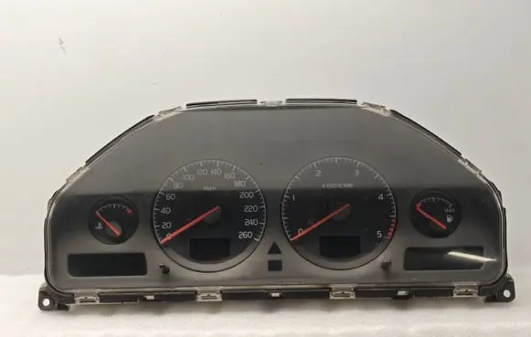 Volvo V70 Speedometer (instrument cluster) 8637997 8602475 69294650T