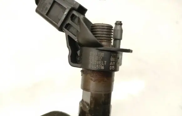 Audi A5 8T 8F Fuel injector 059130