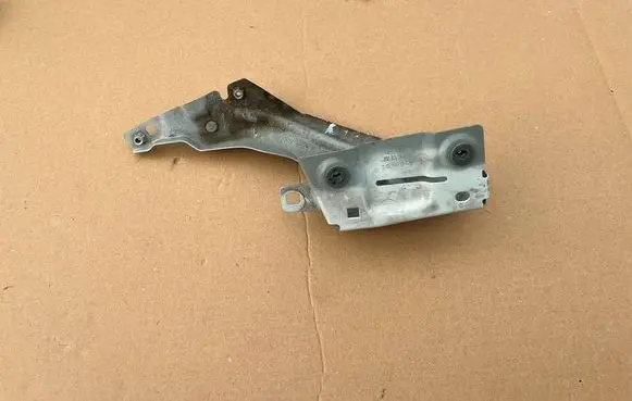 Audi Q5 SQ5 FY Fender mounting bracket 80A821136A