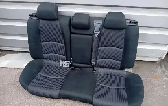 Mazda 3 III Second row seats 