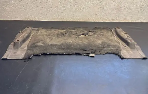 Audi A6 C7 Engine splash shield/under tray 4G0863821S
