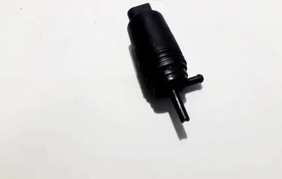 BMW 5 E39 Windscreen/windshield washer pump 67128377612