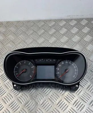 Opel Corsa E Speedometer (instrument cluster) 39129467 367030224