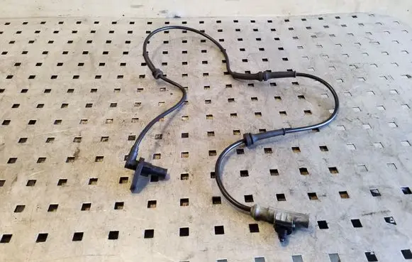 Land Rover Range Rover Sport L320 ABS brake wheel speed sensor SSB500133 0265007924