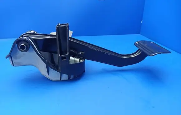 Mercedes-Benz C W204 Brake pedal A2042902201 PP204290039 073242685300099