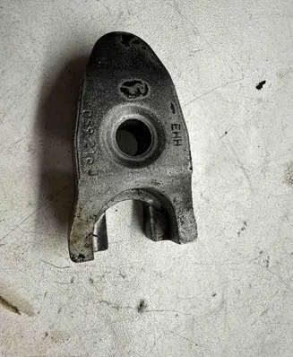 Audi A6 S6 C7 4G Fuel Injector clamp holder 059216J