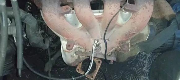 Chrysler PT Cruiser Exhaust manifold 04884456AA