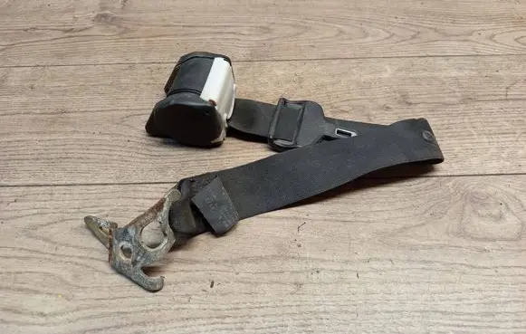 Mercedes-Benz S W140 Rear seatbelt 1408600785 9A86 40265