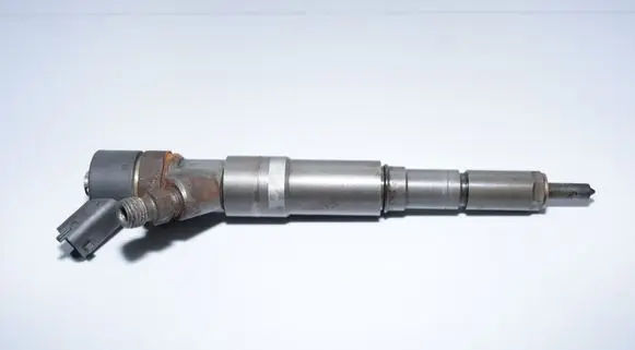 BMW 7 E38 Fuel injector 0445110028 2354000