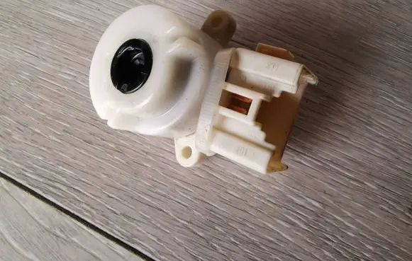 Toyota Avensis Verso Ignition lock contact 