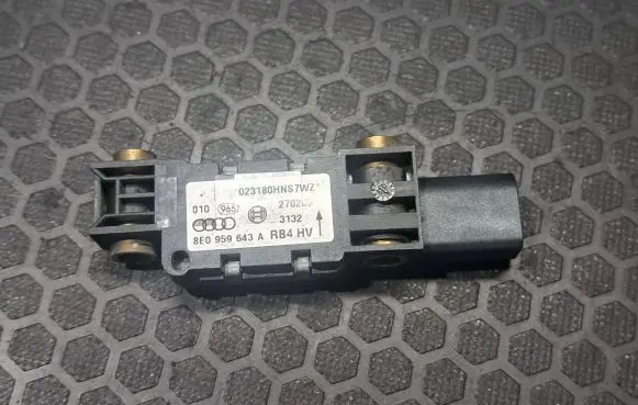 Audi A6 S6 C5 4B Airbag deployment crash/impact sensor 8E0959643A
