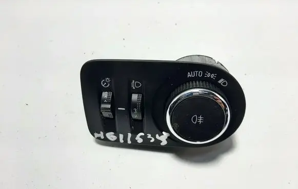 Opel Astra K Light switch 39050762