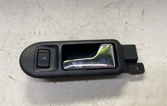 Volkswagen PASSAT B5 Front door interior handle 3B1837114 PA6GF25