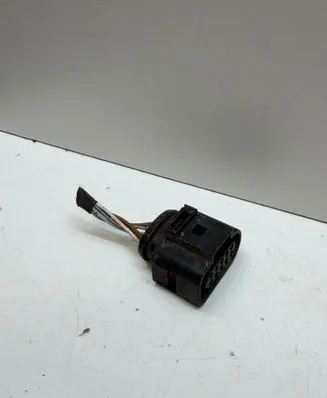 Porsche Cayenne (9Y0 9Y3) Front door lock 1J0973715