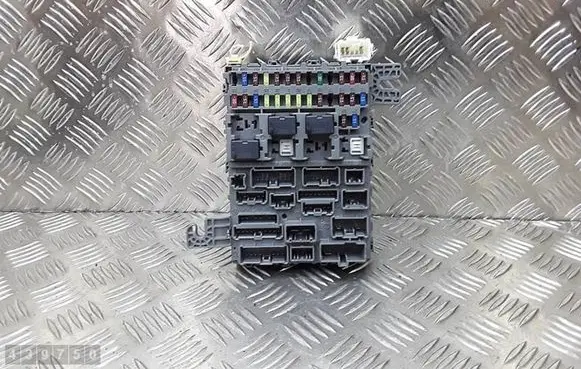 Honda FR-V Fuse module SJHE013