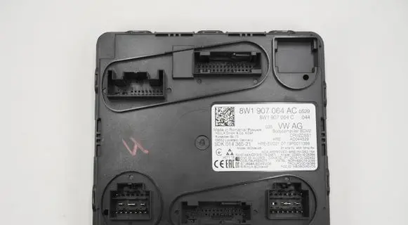 Audi A4 S4 B9 Comfort/convenience module 8W1907064AC