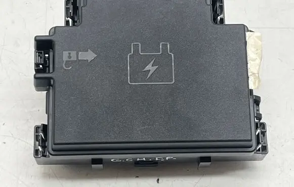 Jeep Grand Cherokee WL Fuse module 68460093AC 09931223260 P68462345AB