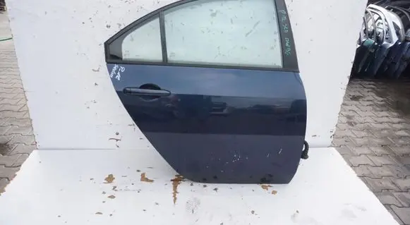 Nissan Primera Rear door