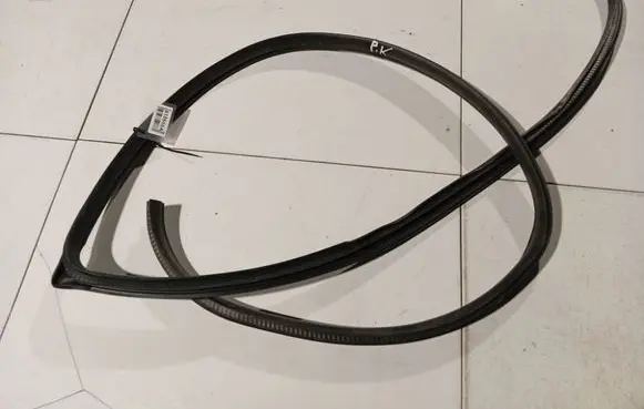 Mazda 6 Rubber seal front coupe door 