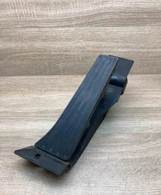 BMW 5 E60 E61 Accelerator throttle pedal 6772646 25916010
