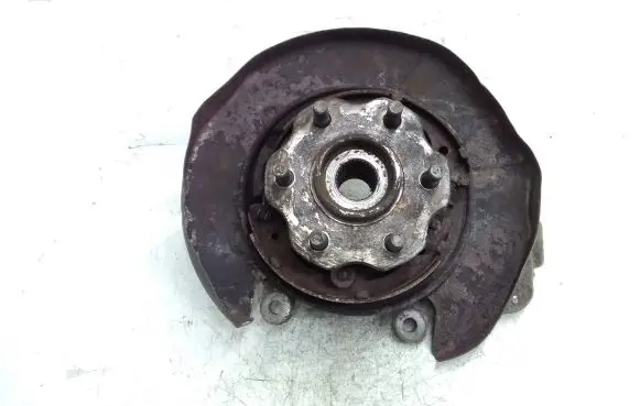 Nissan Pathfinder R51 Rear wheel hub spindle/knuckle 
