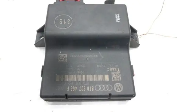 Audi A5 8T 8F Gateway control module 8T0907468F