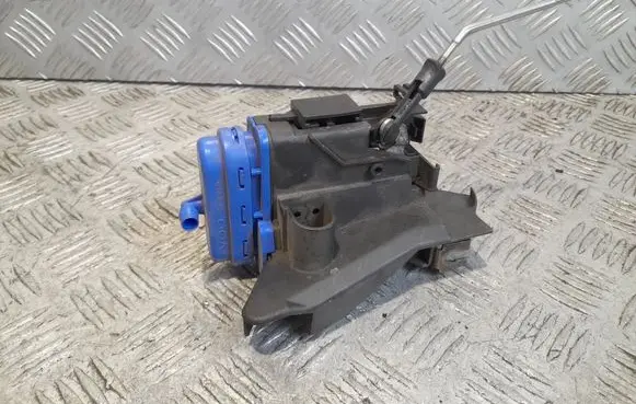 Audi A4 S4 B5 8D Rear door lock 8D0839015A