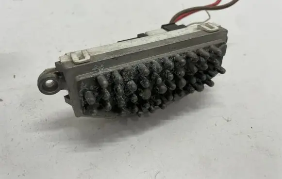 BMW 3 F30 F35 F31 Heater blower fan relay 9276112