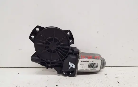 Hyundai ix35 Rear door window regulator motor