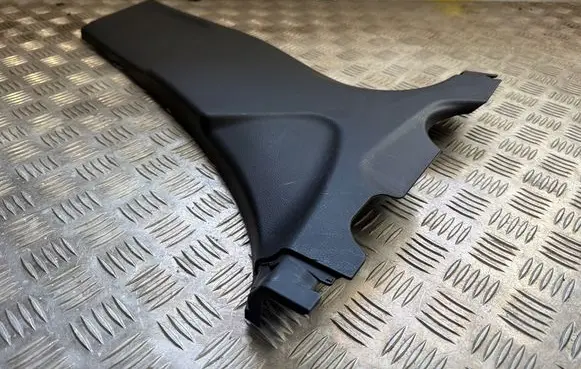 Toyota Yaris Cross (B) pillar trim (bottom) 62413K0020 2000628