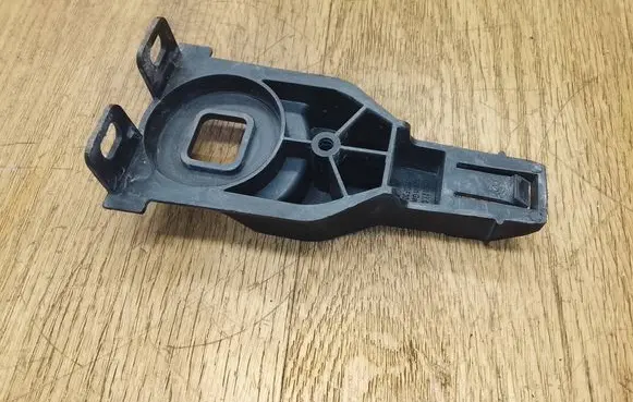 Porsche Macan (95B) Radiator mount bracket 95B121093A