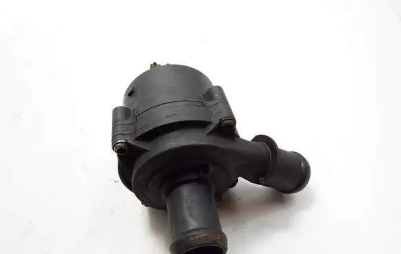 Volkswagen PASSAT B8 Electric auxiliary coolant/water pump 5Q0965567J 222448 12402300204