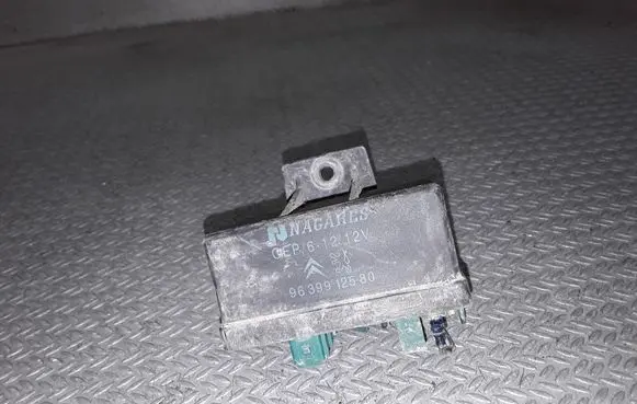 Citroen C5 Glow plug pre-heat relay 9639912580