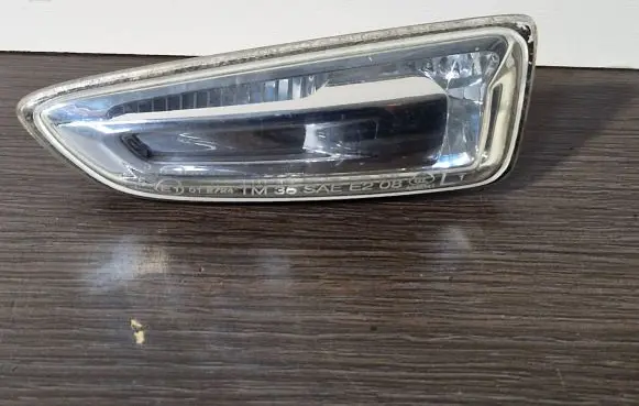 Opel Astra J Front fender indicator light 13273103