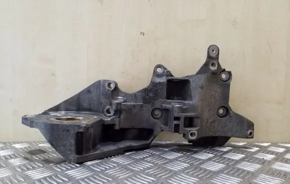 Volkswagen Golf Plus Generator/alternator bracket 03L903143K