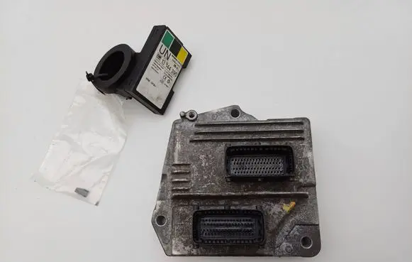 Opel Meriva A Engine control unit/module 12249823 13144390