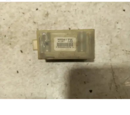 Mitsubishi Outlander Airbag deployment crash/impact sensor MR587735 W2T19671