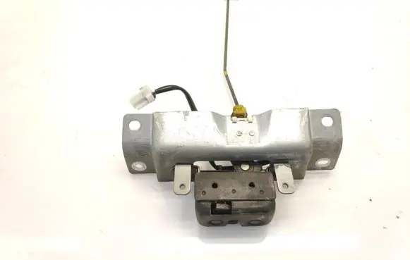 Nissan Pathfinder R50 Tailgate/trunk/boot lock/catch/latch