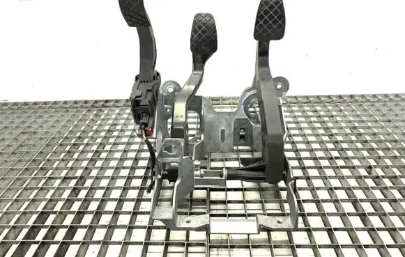 Audi A4 S4 B8 8K Pedal assembly 8K1721117