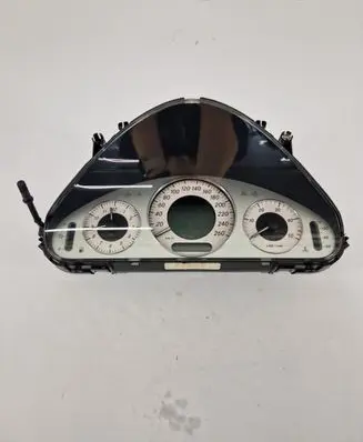 Mercedes-Benz E W211 Speedometer (instrument cluster) A2115405747
